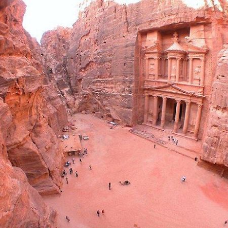 Petra Guests Hotel Wadi Musa Exterior foto
